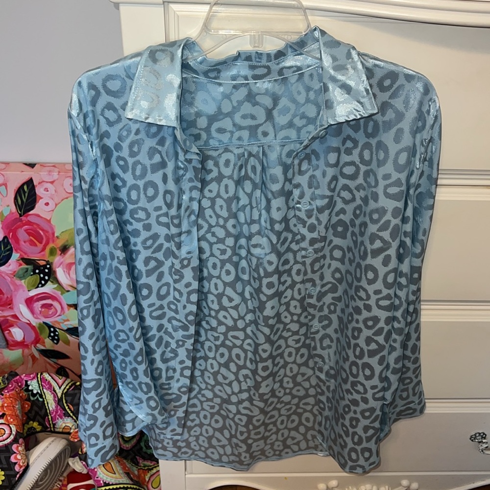 Women's button down!